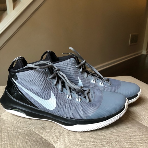 Nike Shoes Nike Air Versitile Mens Basketball Shoes Grey Poshmark